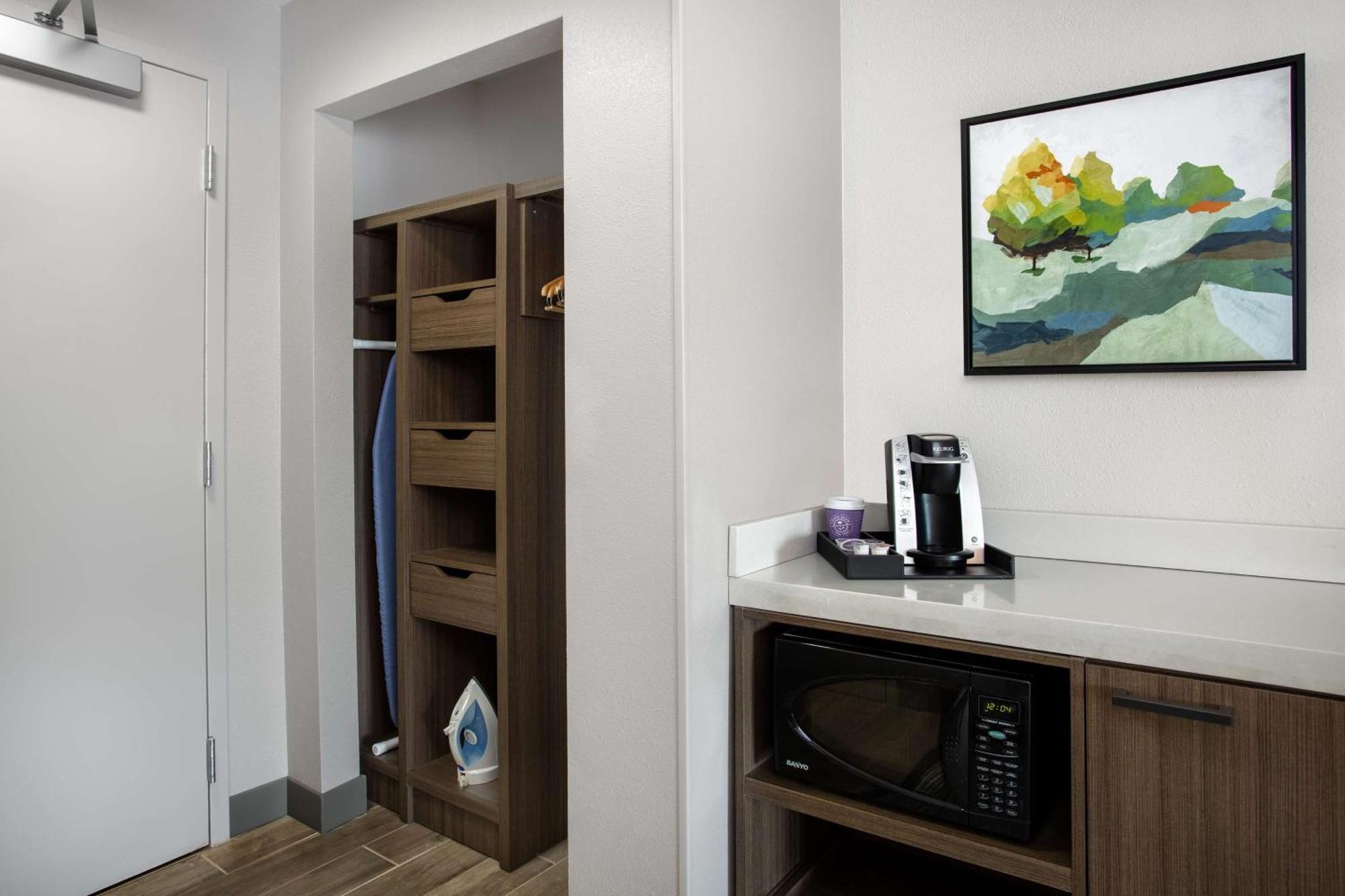 Hilton Garden Inn Omaha West Екстериор снимка