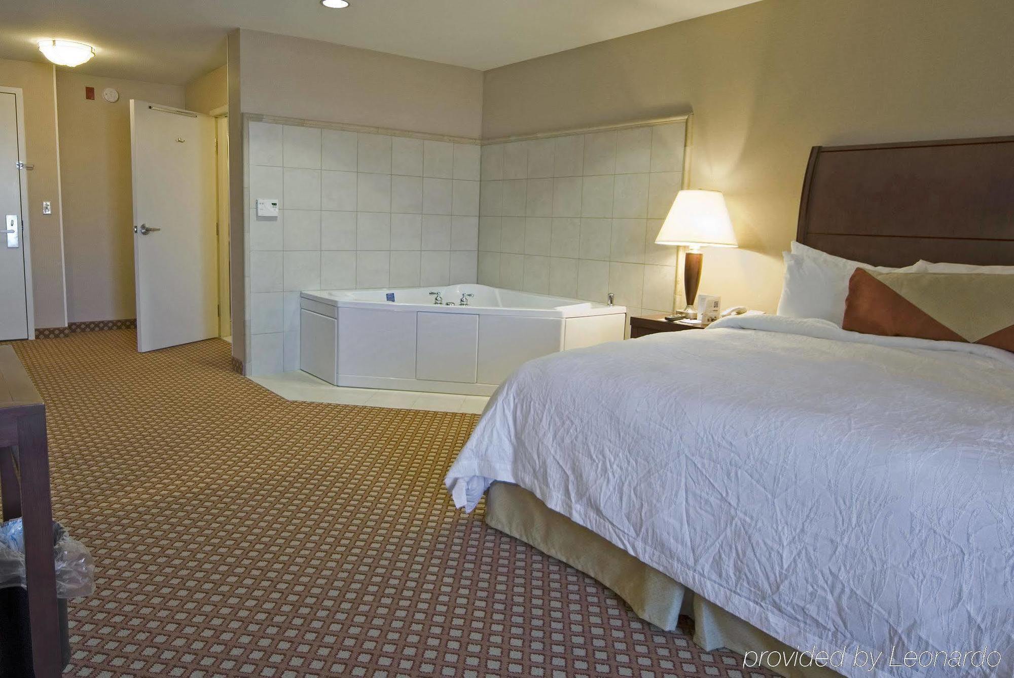Hilton Garden Inn Omaha West Стая снимка